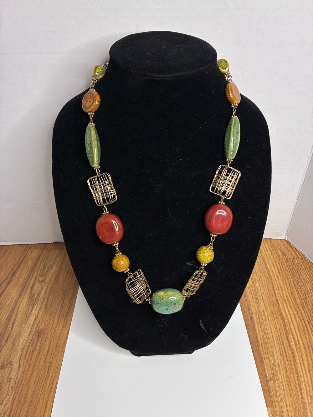 Large Red And Green Stone Beads Gold Toned Boho Chic Wire Cage Chunky Necklace
